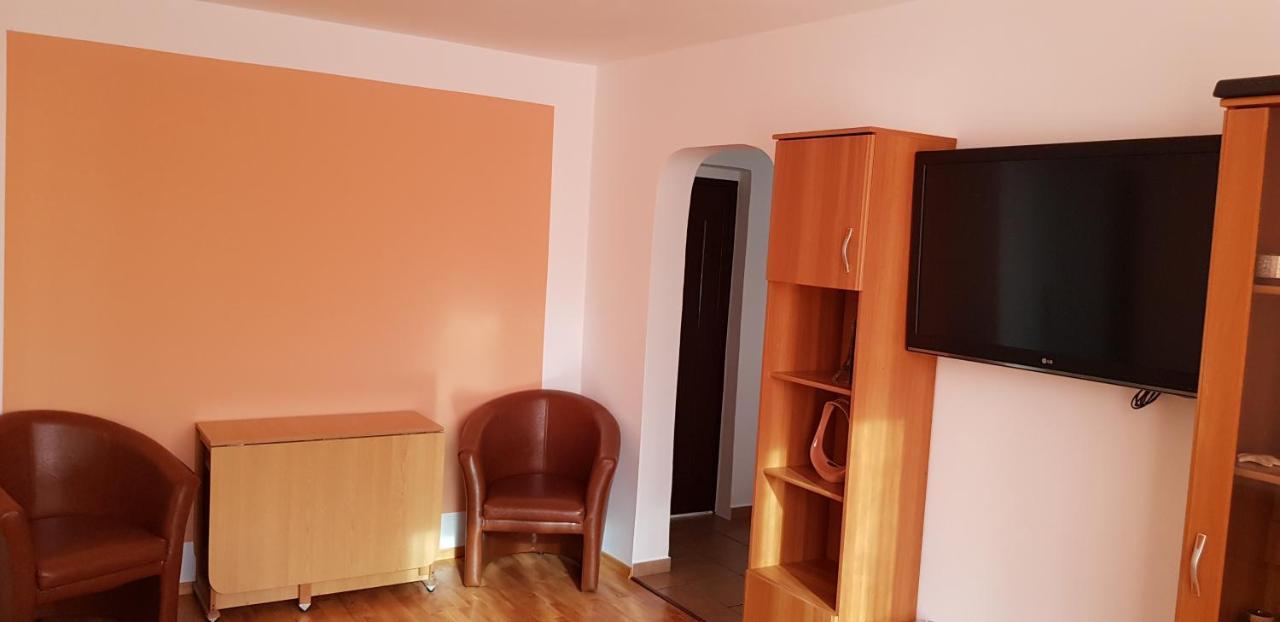 Apartament Mara Apartment เนพทุน ภายนอก รูปภาพ